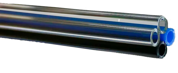 Vierfachschlauch aus zwei transparenten, einem blauen und einem schwarzen Schlauch in quadratischer Anordnung